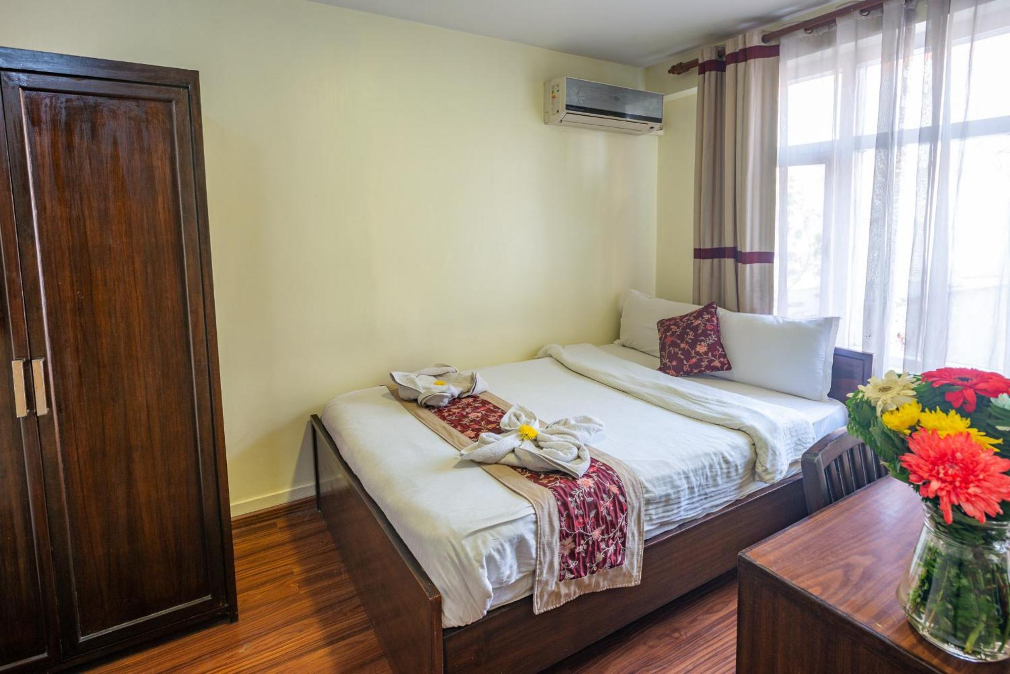 Hotel Yambu กาฐมาณฑุ ภายนอก รูปภาพ