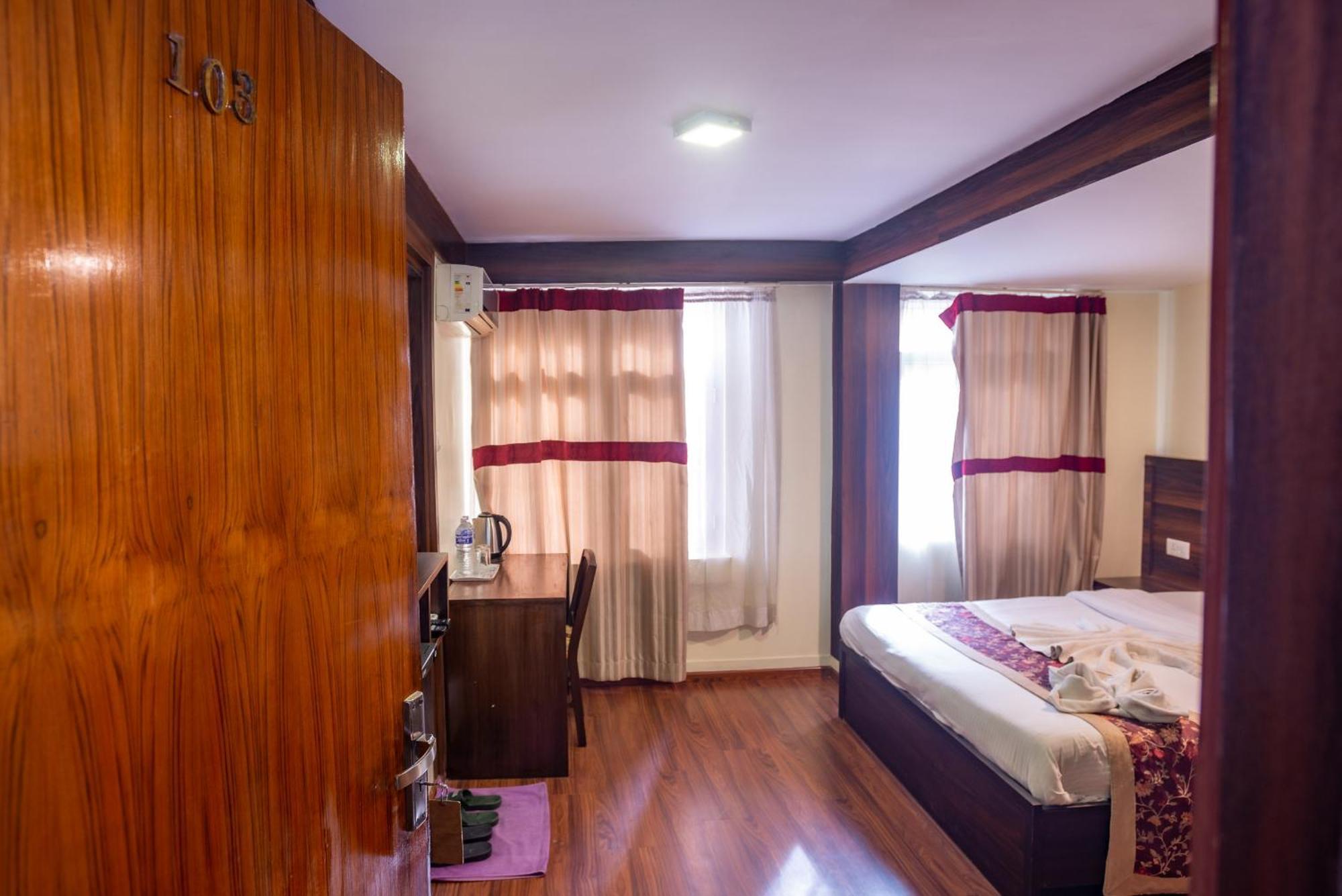 Hotel Yambu กาฐมาณฑุ ภายนอก รูปภาพ
